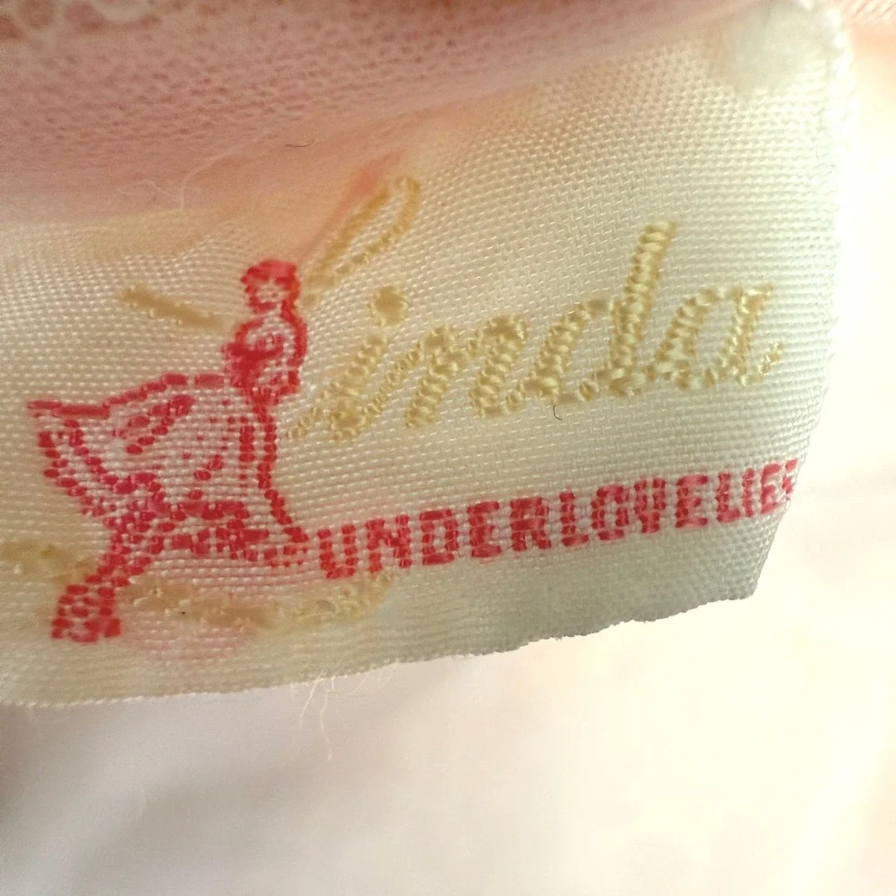 Linda Underlovelies vintage peignoir